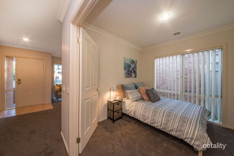 Property photo of 22 Macalister Place Pakenham VIC 3810