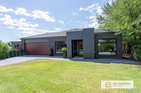 Property photo of 8 Waterlink Esplanade Horsham VIC 3400