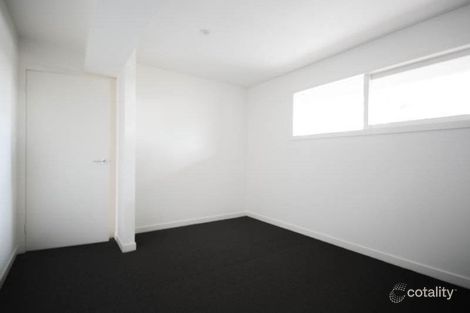 Property photo of 2/187 Beach Street Frankston VIC 3199