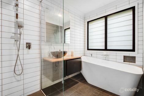 Property photo of 5 Roma Place Woongarrah NSW 2259
