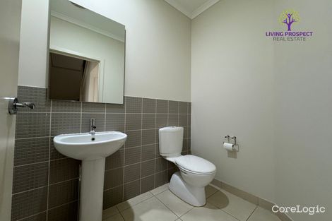 Property photo of 28 Yuruga Boulevard Point Cook VIC 3030