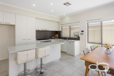 Property photo of 16 Howell Vista Beaconsfield WA 6162