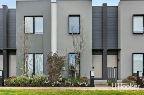 241 Waterhaven Bvd, Point Cook, VIC 3030