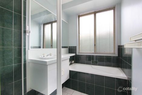 Property photo of 61 Sunnybank Crescent Horsley NSW 2530