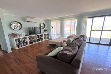 Property photo of 10 Glover Crescent Green Head WA 6514