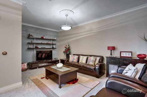 Property photo of 18 Golden Way Hillside VIC 3037