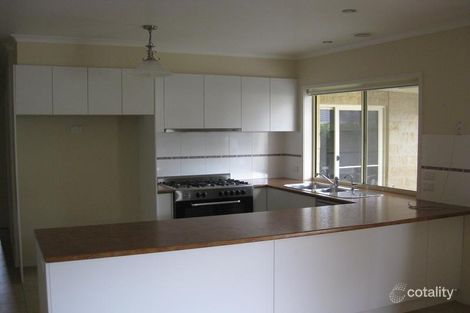Property photo of 16 Waterview Drive White Hills VIC 3550