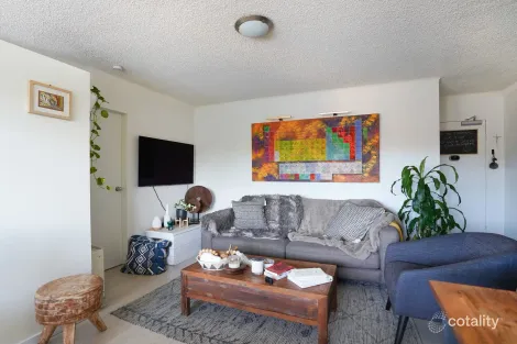 Property photo of 9/7 Clarence Avenue Dee Why NSW 2099