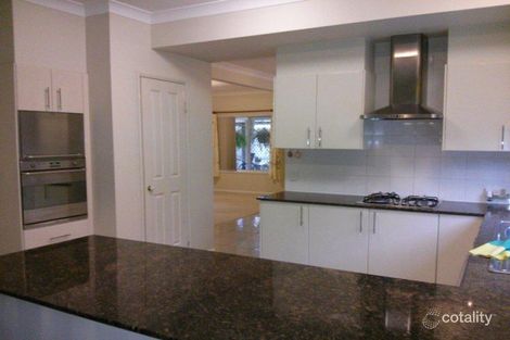 Property photo of 39 Windsor Place Carindale QLD 4152