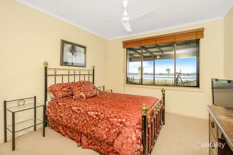 Property photo of 53 Captain Sturt Parade Hindmarsh Island SA 5214