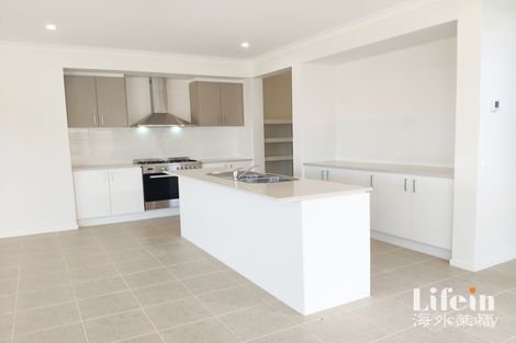 Property photo of 16 Sherford Avenue Werribee VIC 3030