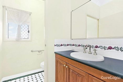 Property photo of 15 Hillenvale Avenue Arana Hills QLD 4054