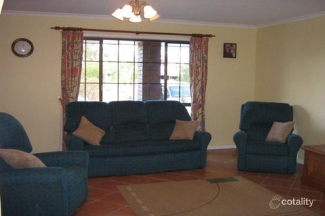 Property photo of 14 Banks Court Redbank Plains QLD 4301