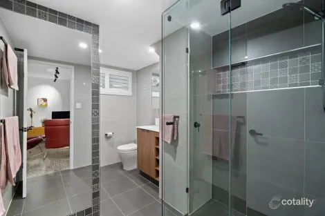 Property photo of 1/18 Alma Road Clayfield QLD 4011