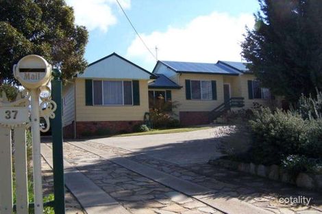 37 Hills St, Young, NSW 2594