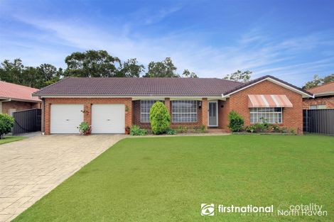 17 Glen Cl, North Haven, NSW 2443
