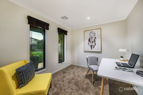 Property photo of 3 Peledora Place Lyndhurst VIC 3975