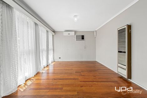 Property photo of 33 Gillespie Road St Albans VIC 3021