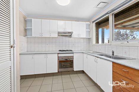 Property photo of 33 Gillespie Road St Albans VIC 3021