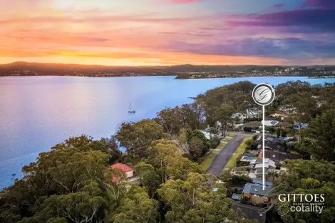 Property photo of 10 Pixie Avenue Green Point NSW 2251