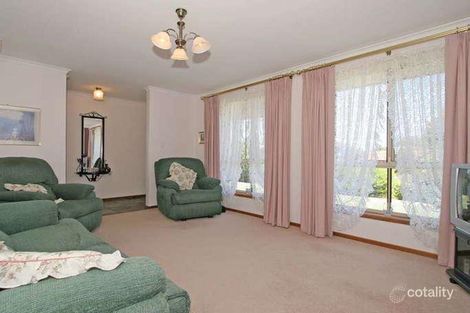 Property photo of 8 Greenloop Crescent Huntfield Heights SA 5163