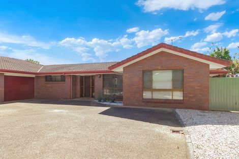 2/2 Gleneagles Pl, Banora Point, NSW 2486