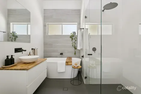 Property photo of 10 Amiens Avenue Engadine NSW 2233