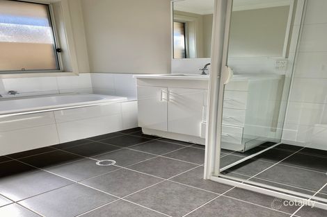 10 Byrock Pl, Hinchinbrook, NSW 2168