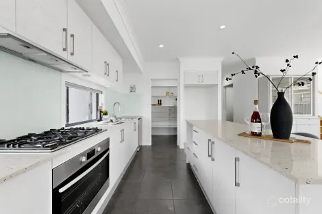 Property photo of 1 Meadowview Lane Arundel QLD 4214