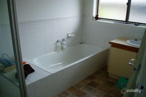 Property photo of 28 Bradby Avenue Mount Clear VIC 3350