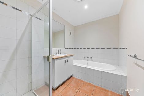 Property photo of 20 Durack Circuit Taylors Hill VIC 3037