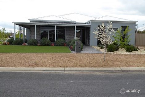 Property photo of 1 Ritchie Court Horsham VIC 3400