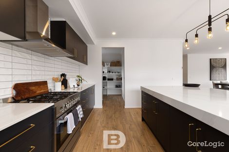 Property photo of 13 Dianella Court Woodend VIC 3442
