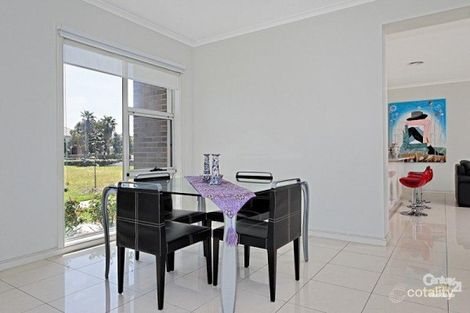 Property photo of 13 Oakmont Crescent Heatherton VIC 3202