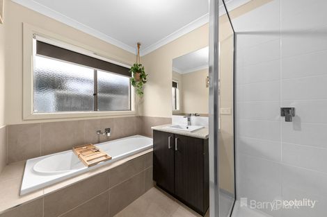 Property photo of 15 Violet Street Bunyip VIC 3815