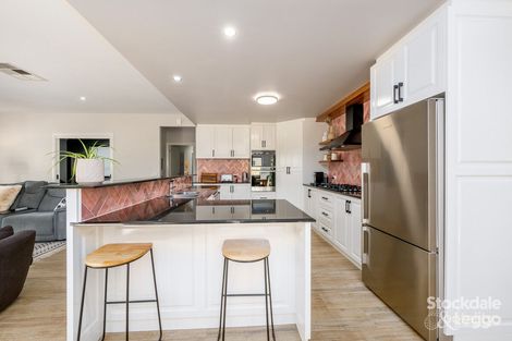 Property photo of 10 Banks Place Shepparton VIC 3630