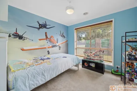 Property photo of 9 Macadamia Close Jerrabomberra NSW 2619