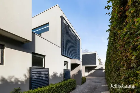 Property photo of 2/8 Deborah Avenue Bentleigh East VIC 3165