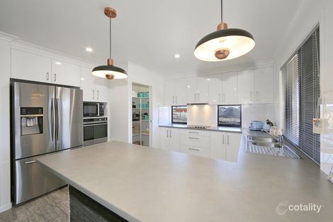 Property photo of 4 Amalfi Court Ashfield QLD 4670