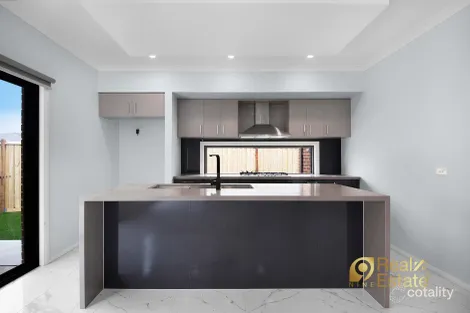 Property photo of 5 Reservoir Road Fraser Rise VIC 3336