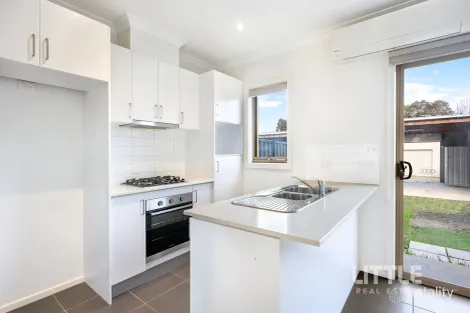 Property photo of 9/29 Ardsley Circuit Craigieburn VIC 3064