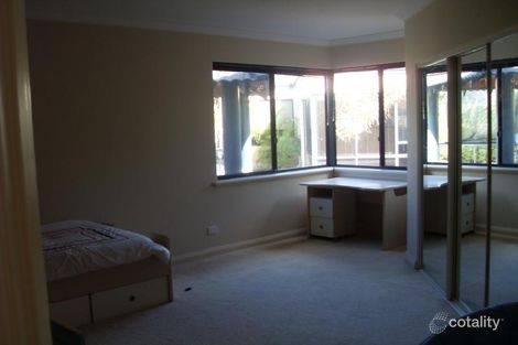 Property photo of 11 Barrier Green Ocean Reef WA 6027