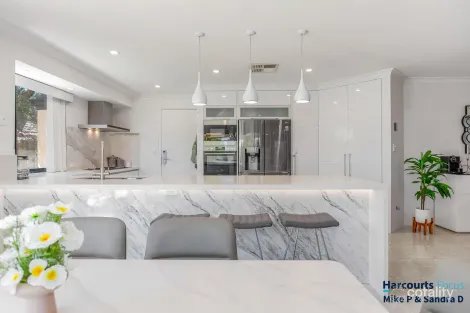 Property photo of 6 Hawea Chase Success WA 6164