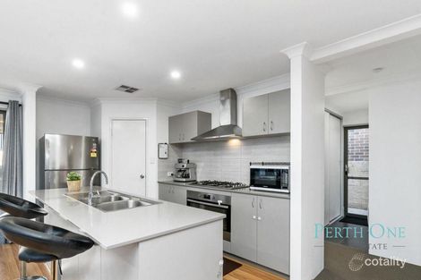 Property photo of 161 Whadjuk Drive Hammond Park WA 6164