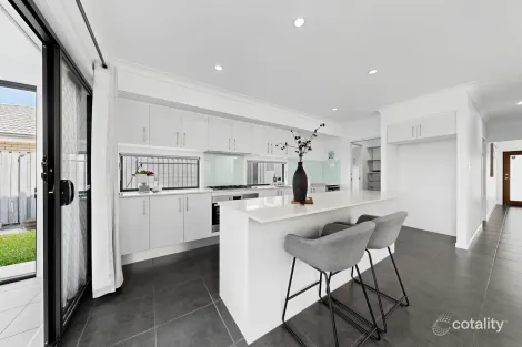 Property photo of 1 Meadowview Lane Arundel QLD 4214