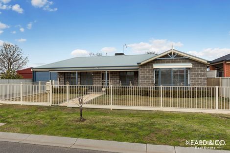 Property photo of 3 Cassandra Crescent Epsom VIC 3551