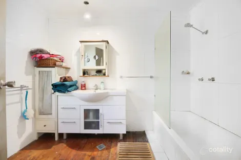 Property photo of 65 Ocean Parade Burleigh Heads QLD 4220