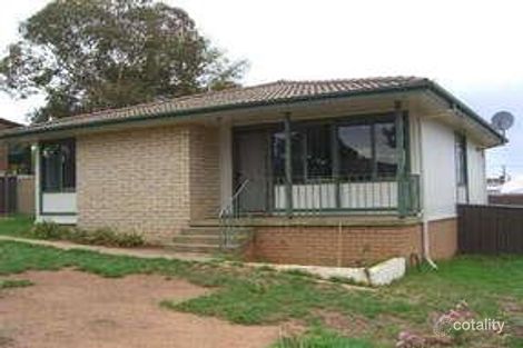 19 Cook Cres, Young, NSW 2594