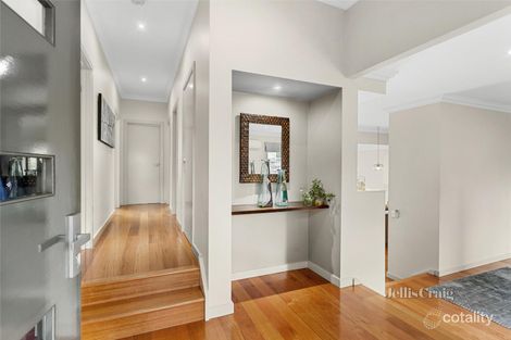 Property photo of 2/71 Nell Street Greensborough VIC 3088