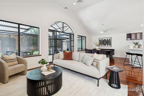 Property photo of 23 Crawshaw Crescent Manning WA 6152